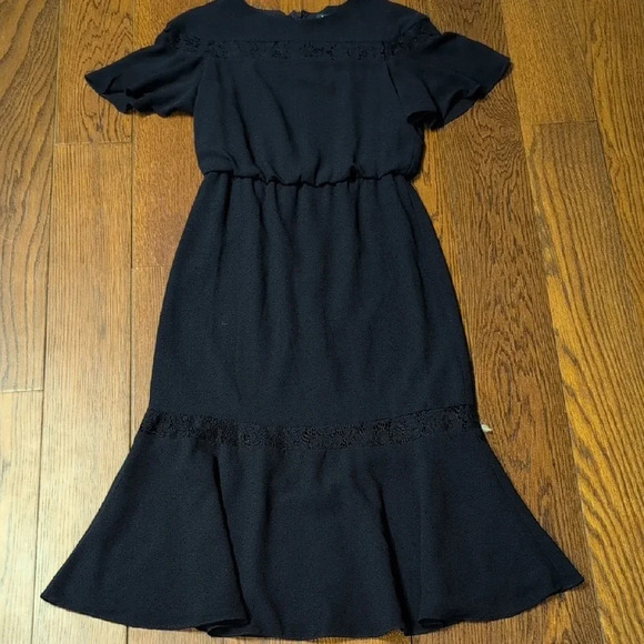 Lauren Ralph Lauren Dresses & Skirts - Lauren Ralph Lauren - Sharma Lace Inset Chiffon Casual Dress in Navy Blue